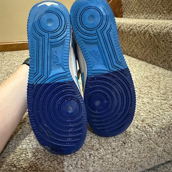 Nike Men's Athletic Shoes in Blue and White - Picture 5 of 6